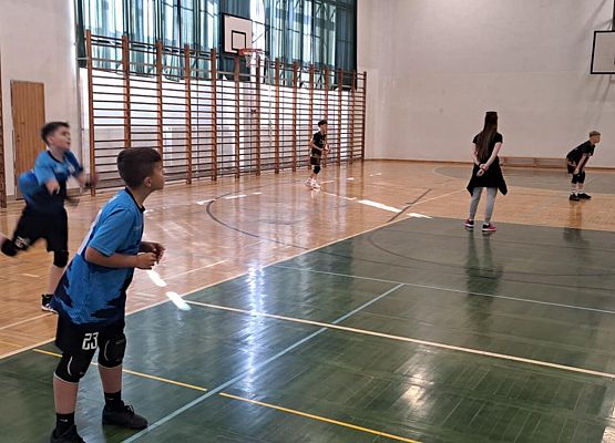 Ogromny sukces uczniów naszej szkoły w Ogólnopolskich Mistrzostwach w Mini Piłce Siatkowej o Puchar Kinder Joy of Moving.