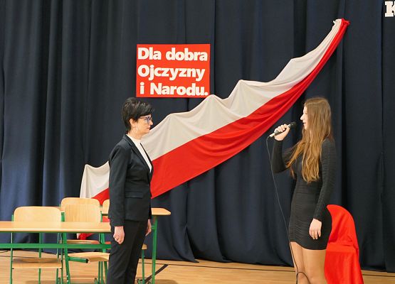 Uroczystości 3-cio majowe w ZS w Garczegorzu.