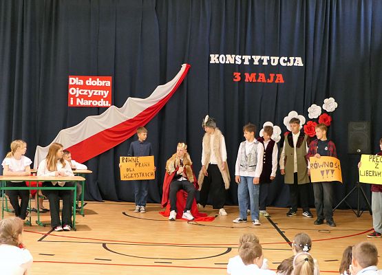 Uroczystości 3-cio majowe w ZS w Garczegorzu.