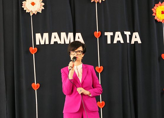 Uroczystość z okazji Dnia Matki i Ojca - szkoła w Garczegorzu maj 2025rok.