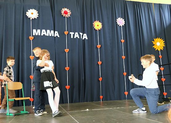 Uroczystość z okazji Dnia Matki i Ojca - szkoła w Garczegorzu maj 2025rok.