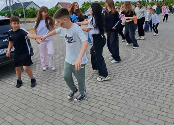 Grafika 15: Dzień Dziecka i Sportu