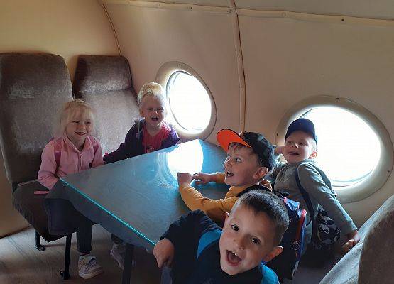 Grafika 5: Wycieczka do Parku Miniatur w Stryszej Budzie. Grupa młodsza