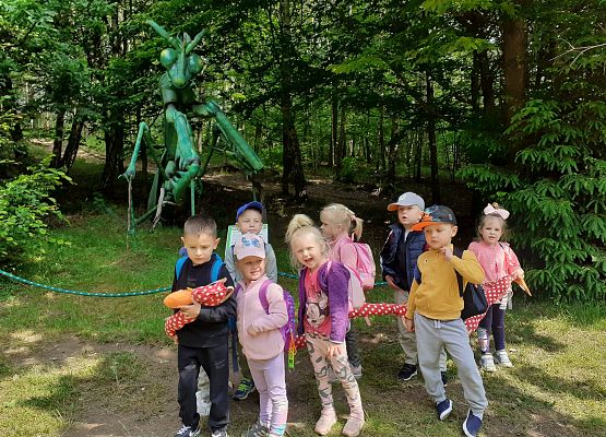 Grafika 30: Wycieczka do Parku Miniatur w Stryszej Budzie. Grupa młodsza