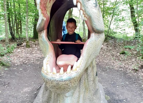 Grafika 41: Wycieczka do Parku Miniatur w Stryszej Budzie. Grupa młodsza