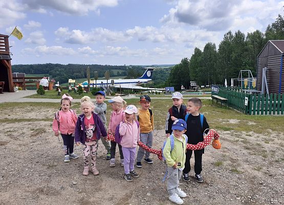 Grafika 57: Wycieczka do Parku Miniatur w Stryszej Budzie. Grupa młodsza