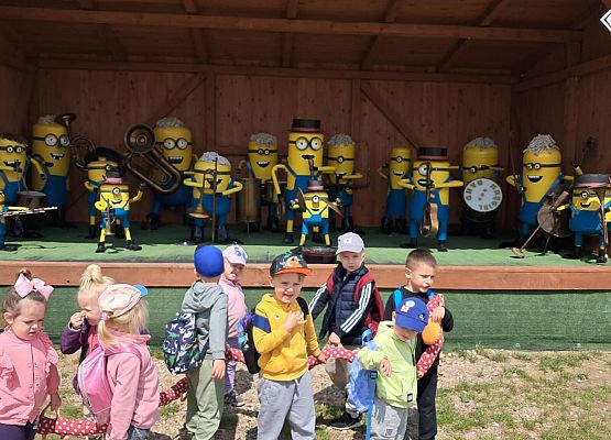 Grafika 62: Wycieczka do Parku Miniatur w Stryszej Budzie. Grupa młodsza