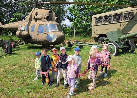 Grafika 68: Wycieczka do Parku Miniatur w Stryszej Budzie. Grupa młodsza