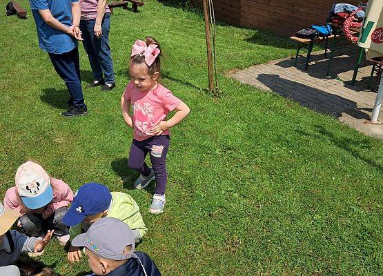 Grafika 79: Wycieczka do Parku Miniatur w Stryszej Budzie. Grupa młodsza