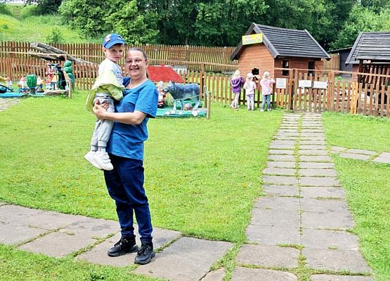 Grafika 85: Wycieczka do Parku Miniatur w Stryszej Budzie. Grupa młodsza