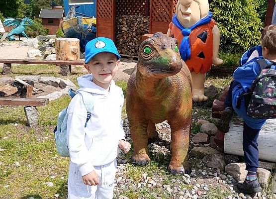 Grafika 79: Wycieczka do Parku Miniatur w Stryszej Budzie. Grupa starsza