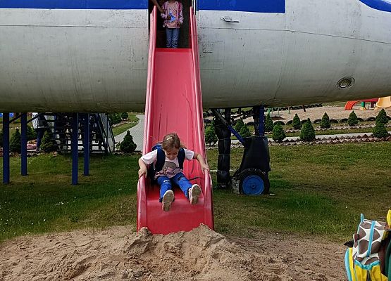 Grafika 15: Wycieczka do Parku Miniatur w Stryszej Budzie. Grupa starsza