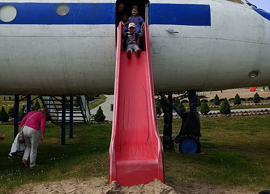 Grafika 12: Wycieczka do Parku Miniatur w Stryszej Budzie. Grupa starsza