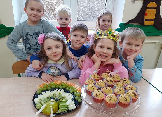 Grafika 4: URODZINKI