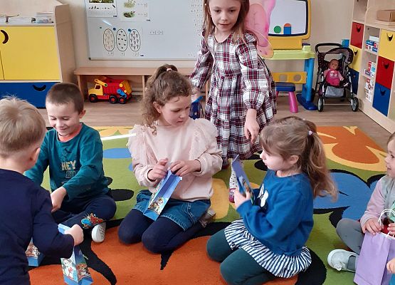 Grafika 11: URODZINKI