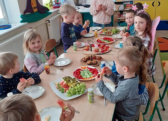 Grafika 14: URODZINKI