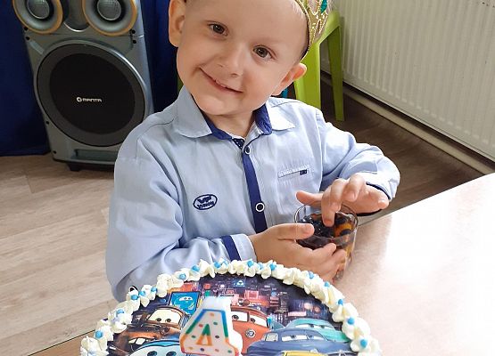 Grafika 18: URODZINKI