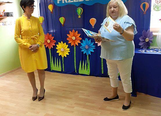 Grafika 29: Uroczyste zakończenie roku przedszkolnego. Część pierwsza. Pożegnanie młodszych dzieci