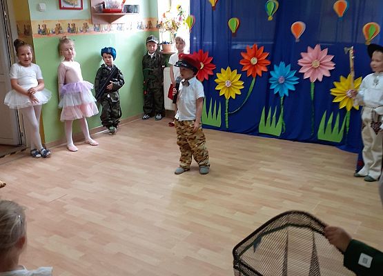 Grafika 19: Uroczyste zakończenie roku przedszkolnego. Część druga. Pożegnanie Starszaków