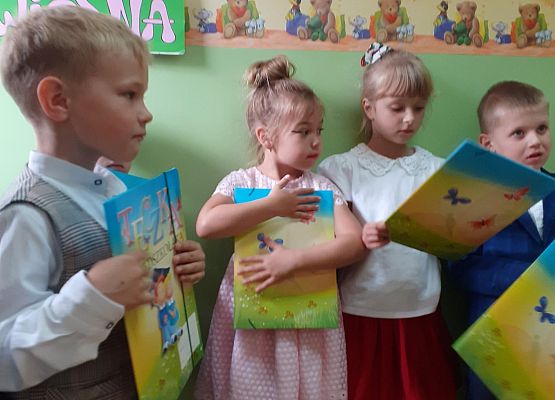 Grafika 83: Uroczyste zakończenie roku przedszkolnego. Część druga. Pożegnanie Starszaków