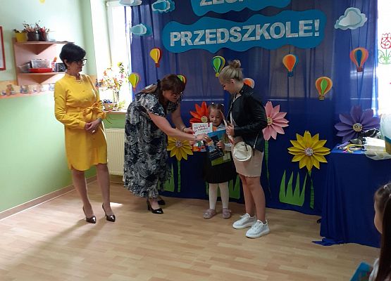 Grafika 97: Uroczyste zakończenie roku przedszkolnego. Część druga. Pożegnanie Starszaków