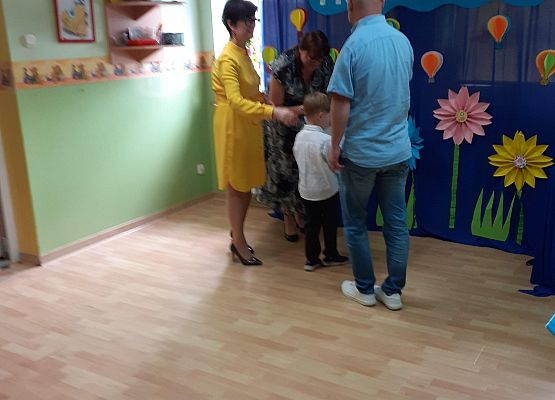 Grafika 103: Uroczyste zakończenie roku przedszkolnego. Część druga. Pożegnanie Starszaków