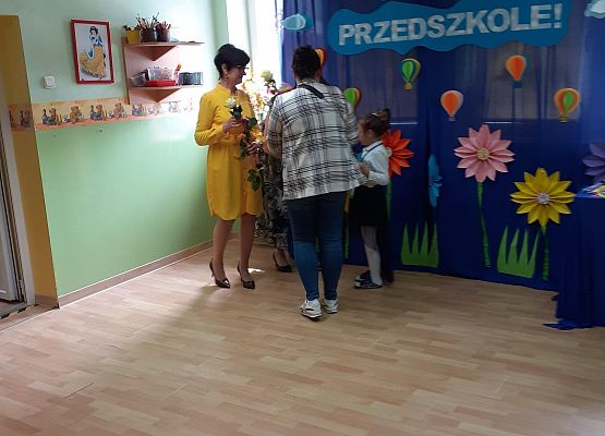 Grafika 112: Uroczyste zakończenie roku przedszkolnego. Część druga. Pożegnanie Starszaków