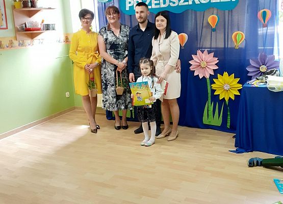 Grafika 125: Uroczyste zakończenie roku przedszkolnego. Część druga. Pożegnanie Starszaków