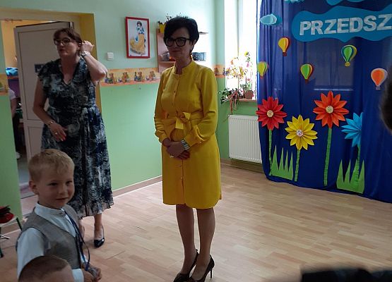 Grafika 132: Uroczyste zakończenie roku przedszkolnego. Część druga. Pożegnanie Starszaków