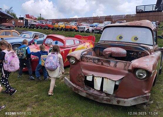 Grafika 23: Wycieczka do Parku Miniatur i Gigantów w Stryszej Budzie