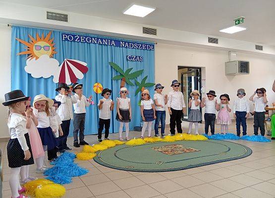 Grafika 9: ZAKOŃCZENIE ROKU SZKOLNEGO