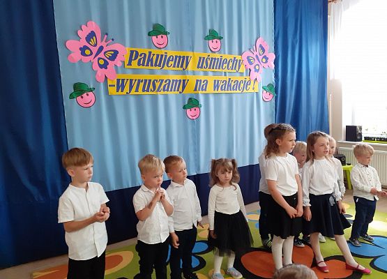 Grafika 3: KOLEJNY ROK JUŻ ZA NAMI