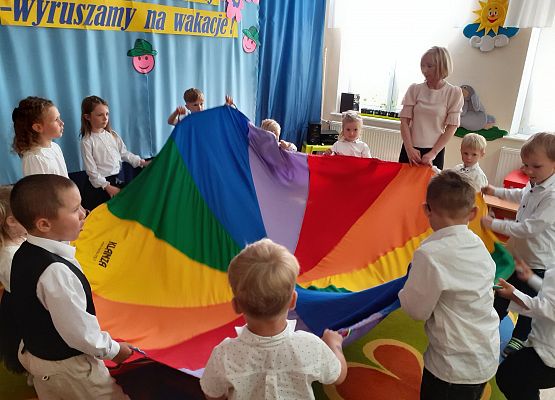 Grafika 5: KOLEJNY ROK JUŻ ZA NAMI