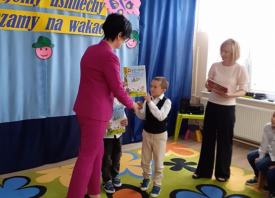 Grafika 7: KOLEJNY ROK JUŻ ZA NAMI