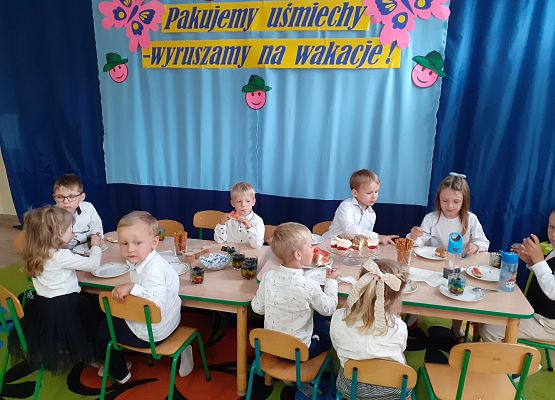 Grafika 12: KOLEJNY ROK JUŻ ZA NAMI