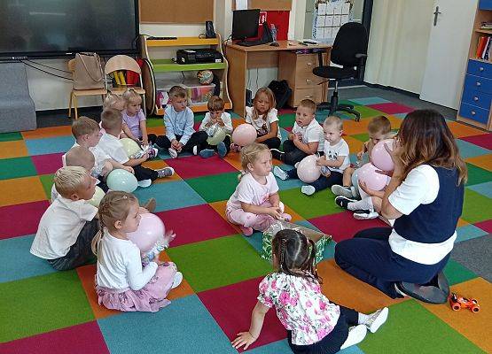 Grafika 17: WITAMY NOWY ROK SZK0LNY 2025/2026