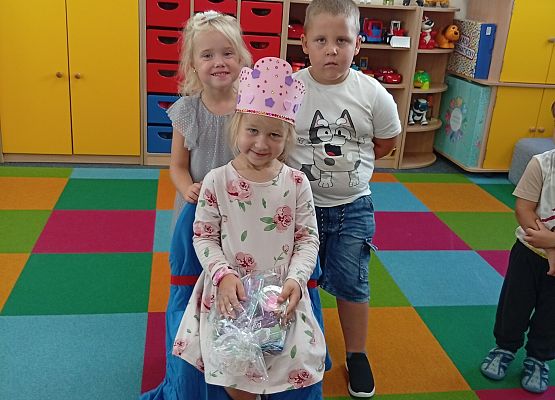 Grafika 6: URODZINY  MARYSI