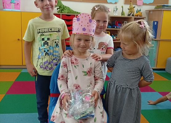 Grafika 7: URODZINY  MARYSI