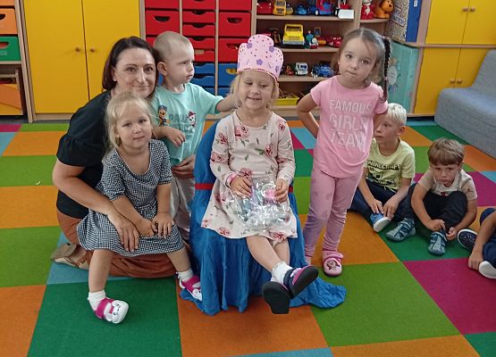 Grafika 10: URODZINY  MARYSI