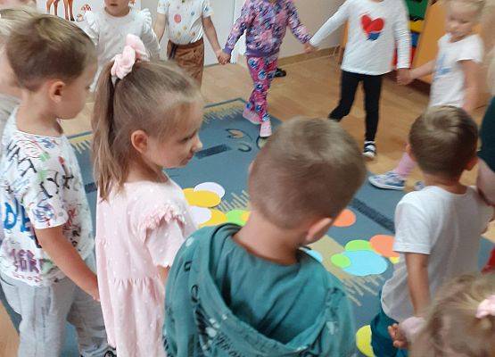 Grafika 7: Międzynarodowy Dzień Kropki