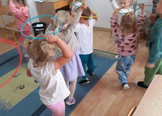 Grafika 30: Międzynarodowy Dzień Kropki