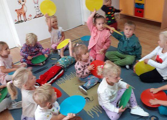 Grafika 37: Międzynarodowy Dzień Kropki