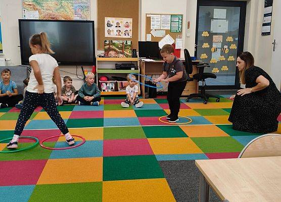 Grafika 21: DZIEŃ KROPKI