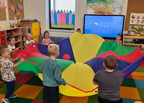 Grafika 29: DZIEŃ KROPKI