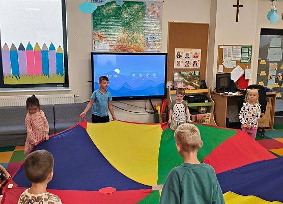 Grafika 34: DZIEŃ KROPKI