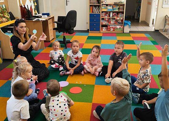 Grafika 35: DZIEŃ KROPKI