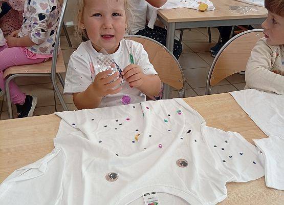 Grafika 7: DZIEŃ KROPKI