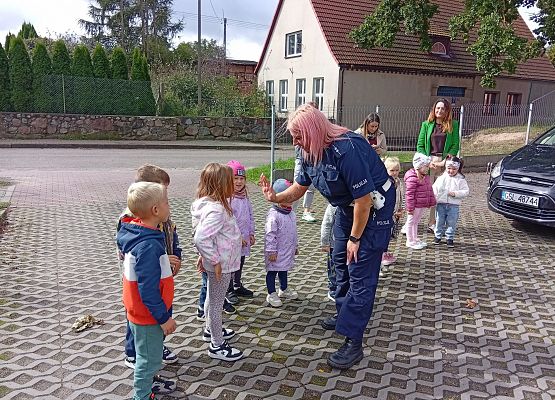 Grafika 2: GOŚĆ W PRZEDSZKOLU