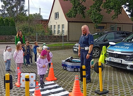 Grafika 4: GOŚĆ W PRZEDSZKOLU