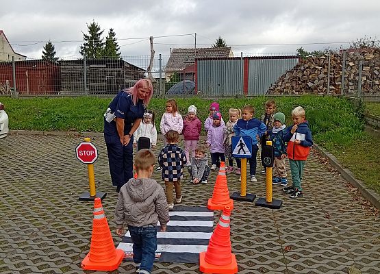 Grafika 7: GOŚĆ W PRZEDSZKOLU